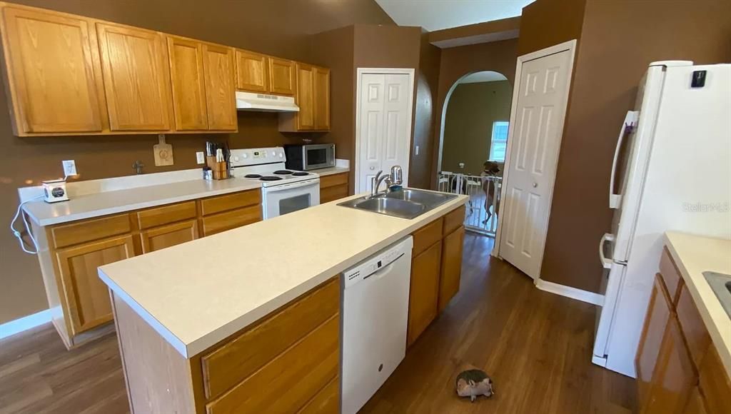 На продажу: $316,500 (3 спален, 2 ванн, 2037 Квадратных фут)