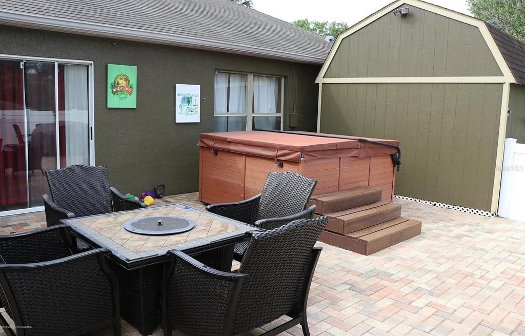 На продажу: $316,500 (3 спален, 2 ванн, 2037 Квадратных фут)