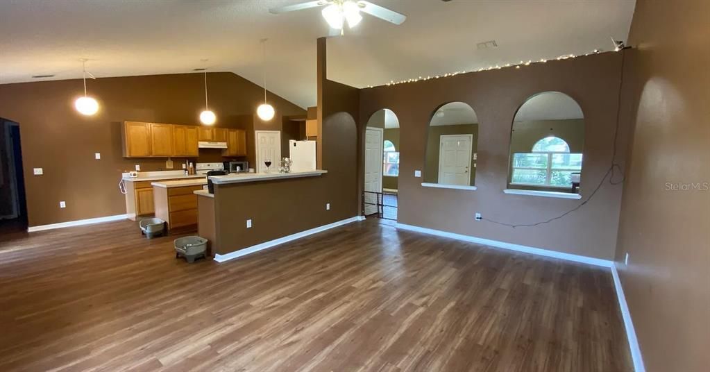 На продажу: $316,500 (3 спален, 2 ванн, 2037 Квадратных фут)