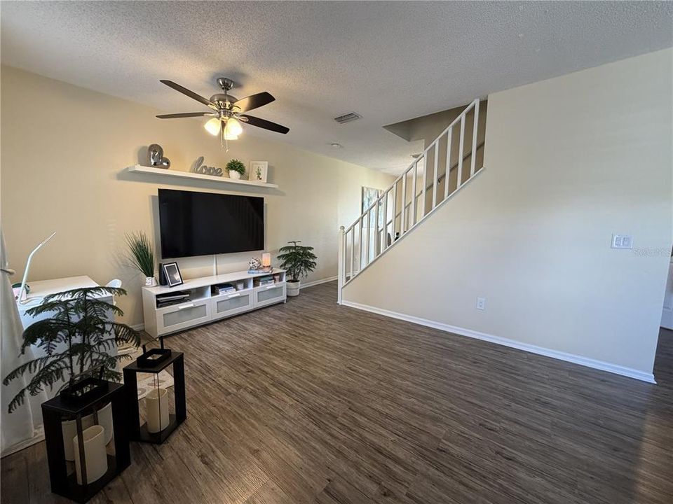 待售: $249,900 (2 贝兹, 2 浴室, 1191 平方英尺)