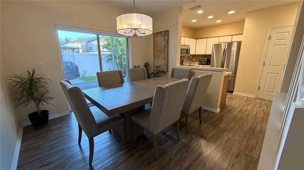 待售: $249,900 (2 贝兹, 2 浴室, 1191 平方英尺)