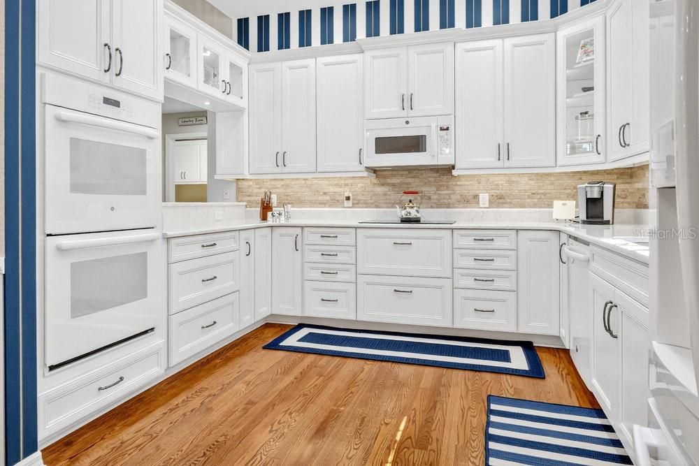 На продажу: $1,210,000 (4 спален, 3 ванн, 3808 Квадратных фут)