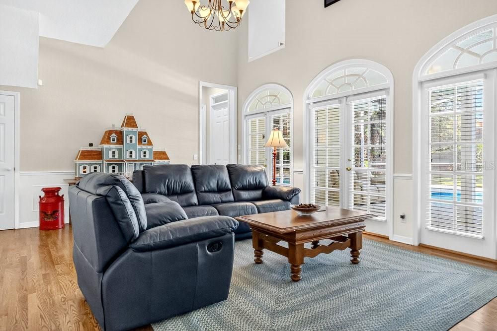 На продажу: $1,210,000 (4 спален, 3 ванн, 3808 Квадратных фут)