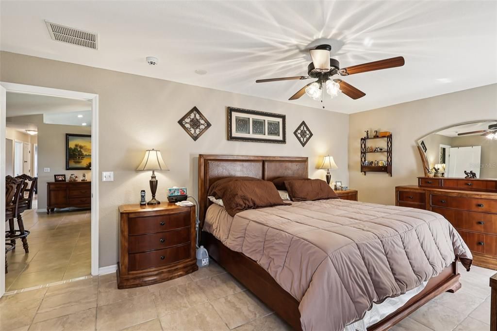 Active With Contract: $346,900 (3 beds, 2 baths, 2035 Square Feet)