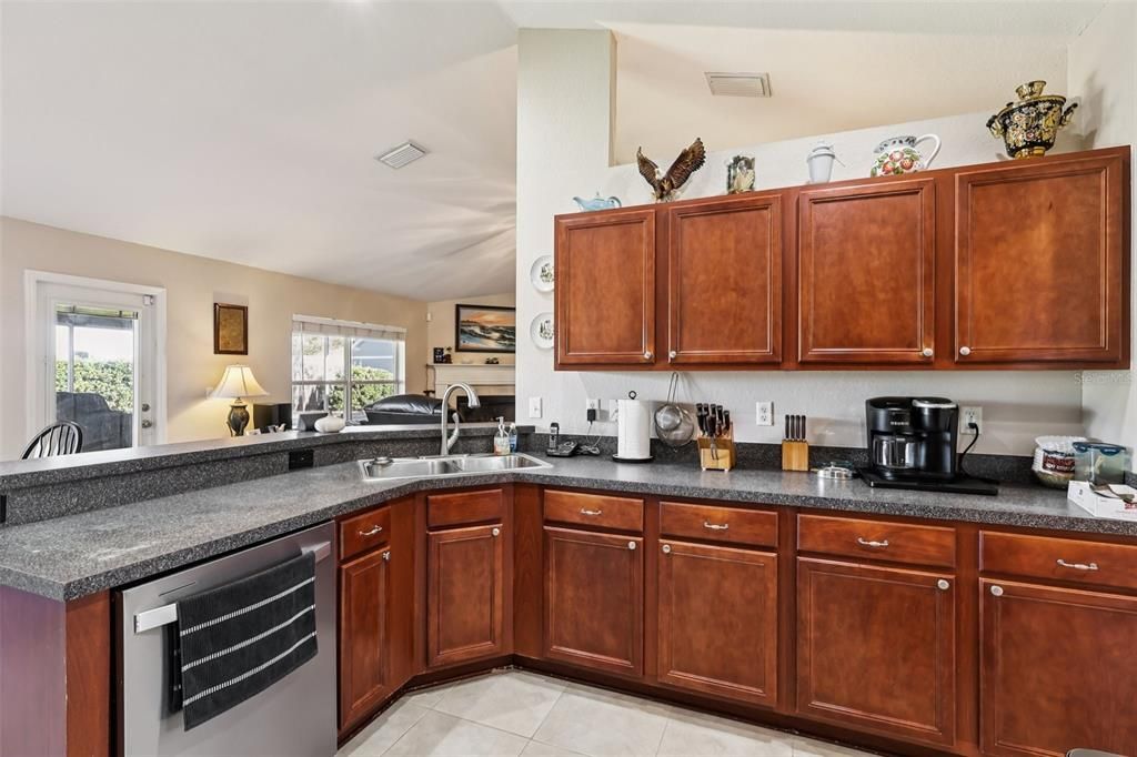 Active With Contract: $346,900 (3 beds, 2 baths, 2035 Square Feet)