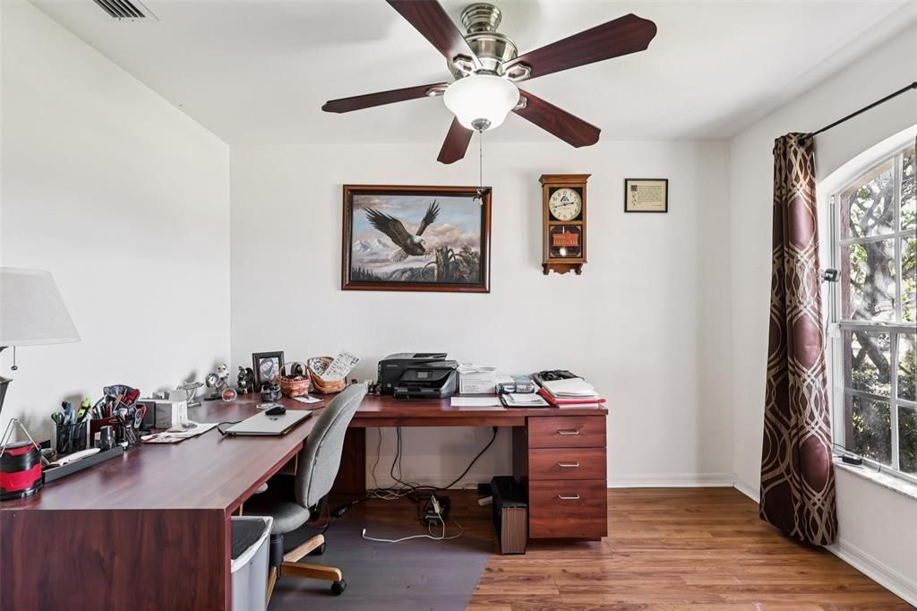 Active With Contract: $346,900 (3 beds, 2 baths, 2035 Square Feet)