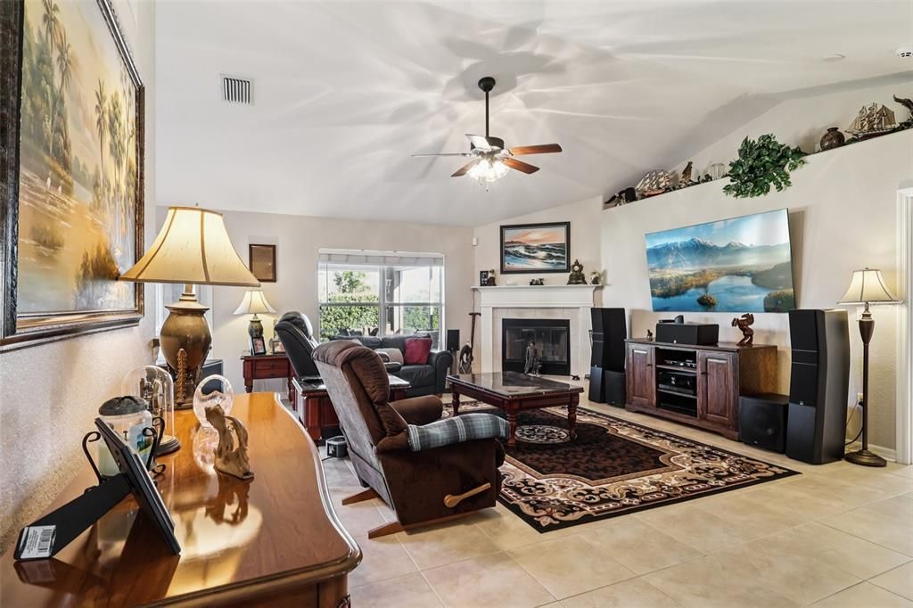 Active With Contract: $346,900 (3 beds, 2 baths, 2035 Square Feet)