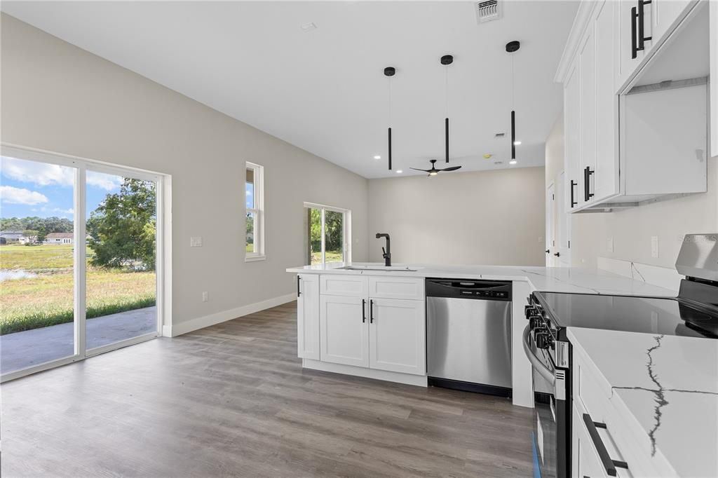 For Rent: $2,350 (3 beds, 2 baths, 1643 Square Feet)