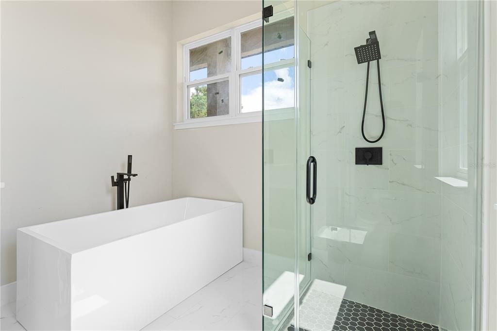 For Rent: $2,350 (3 beds, 2 baths, 1643 Square Feet)