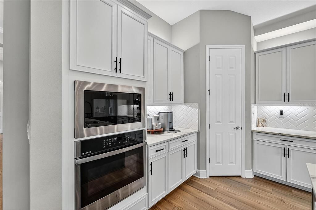 For Sale: $594,900 (4 beds, 3 baths, 2559 Square Feet)