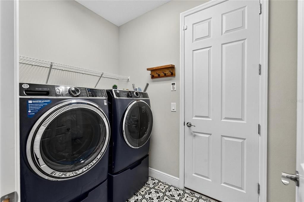 For Sale: $594,900 (4 beds, 3 baths, 2559 Square Feet)