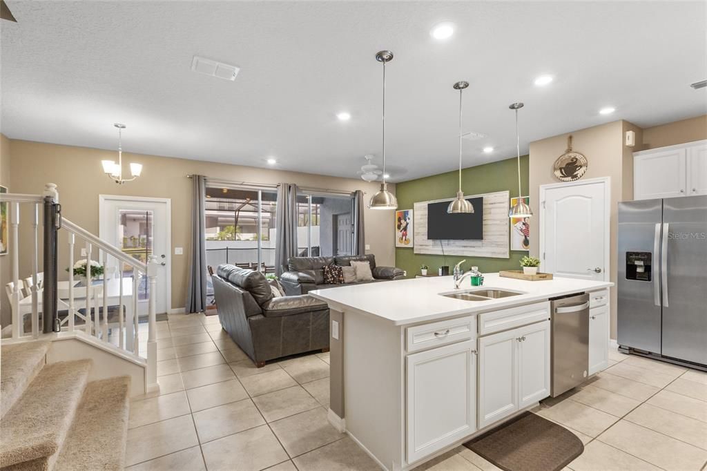 For Sale: $460,000 (5 beds, 4 baths, 2281 Square Feet)