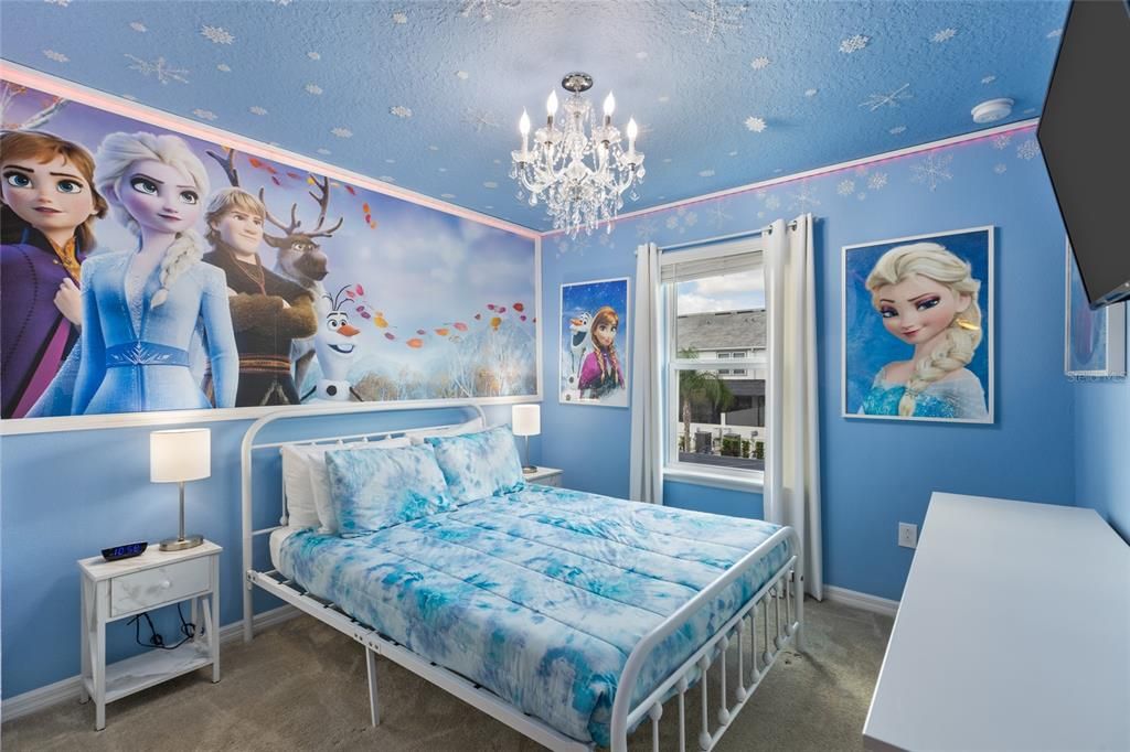 For Sale: $460,000 (5 beds, 4 baths, 2281 Square Feet)