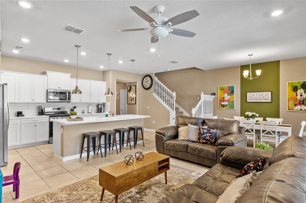 For Sale: $460,000 (5 beds, 4 baths, 2281 Square Feet)