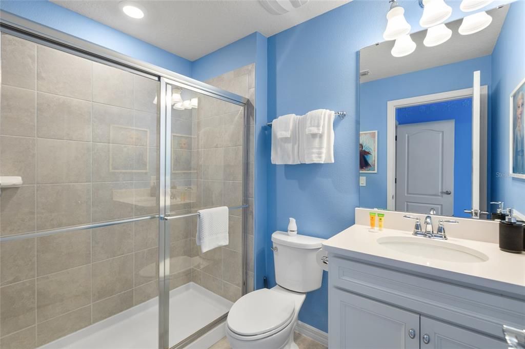 For Sale: $460,000 (5 beds, 4 baths, 2281 Square Feet)