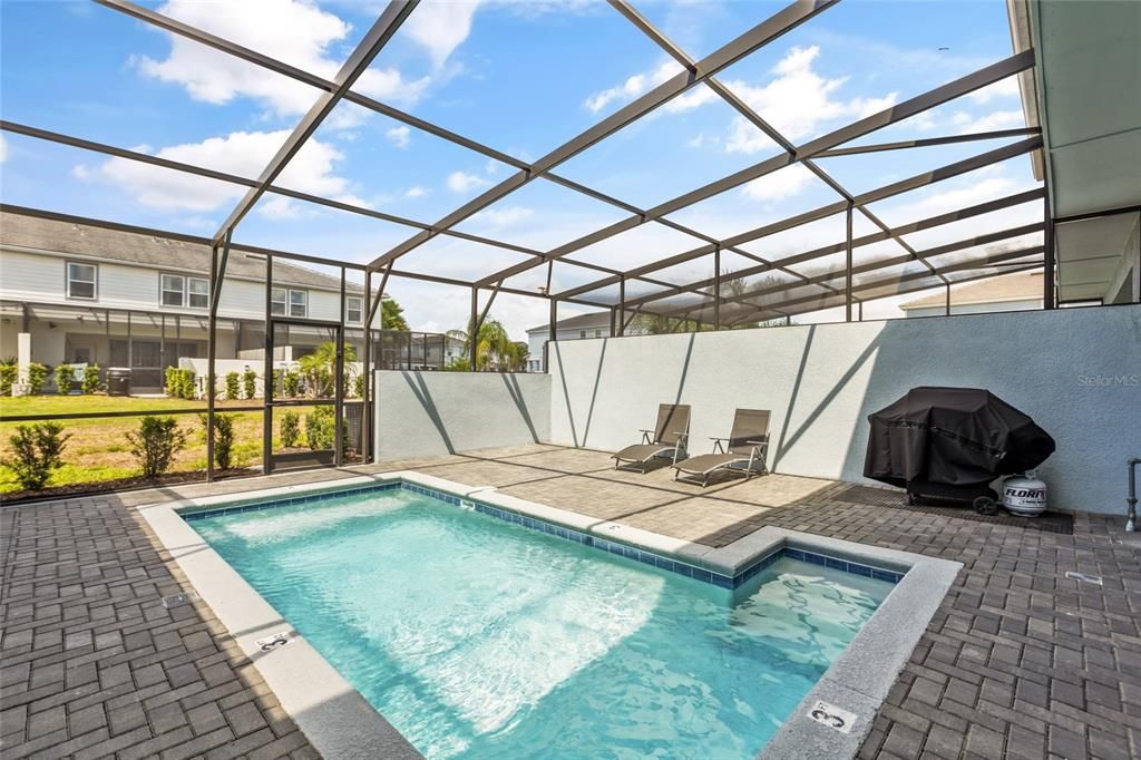 For Sale: $460,000 (5 beds, 4 baths, 2281 Square Feet)