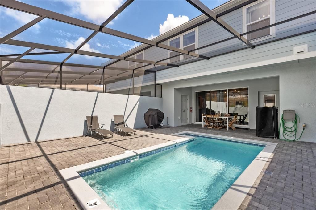 For Sale: $460,000 (5 beds, 4 baths, 2281 Square Feet)