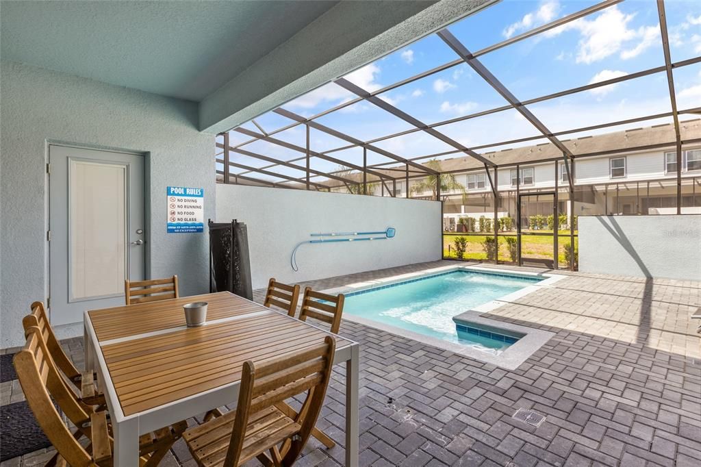 For Sale: $460,000 (5 beds, 4 baths, 2281 Square Feet)