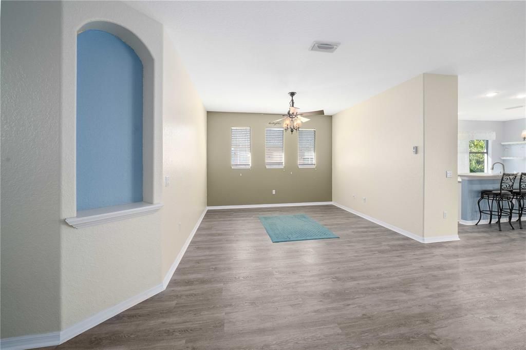 待售: $350,000 (3 贝兹, 2 浴室, 2092 平方英尺)