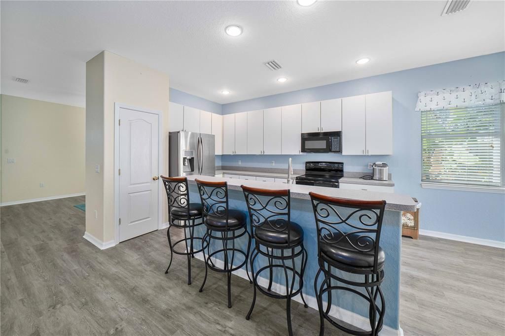 待售: $350,000 (3 贝兹, 2 浴室, 2092 平方英尺)