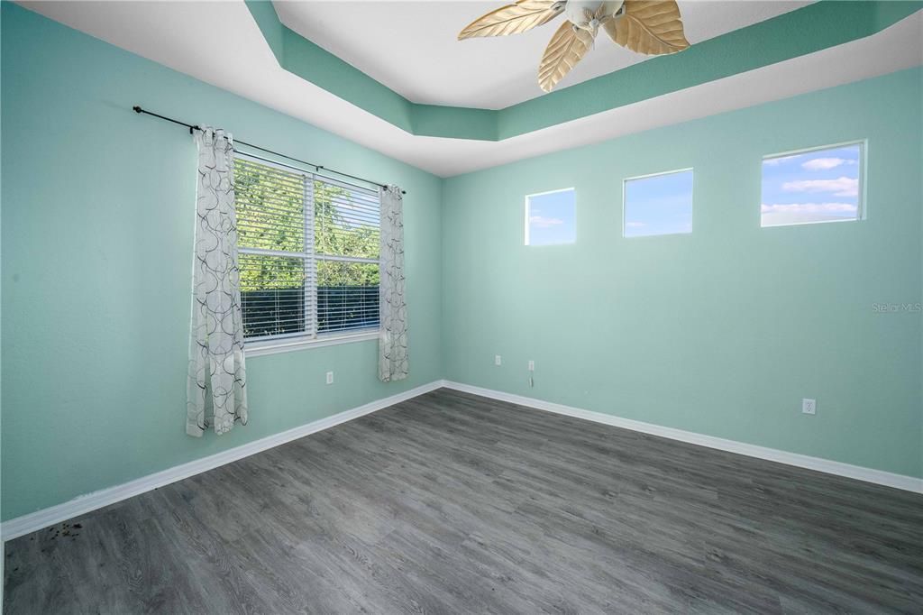 待售: $350,000 (3 贝兹, 2 浴室, 2092 平方英尺)