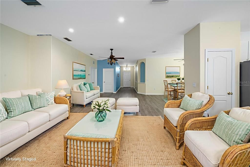 待售: $350,000 (3 贝兹, 2 浴室, 2092 平方英尺)