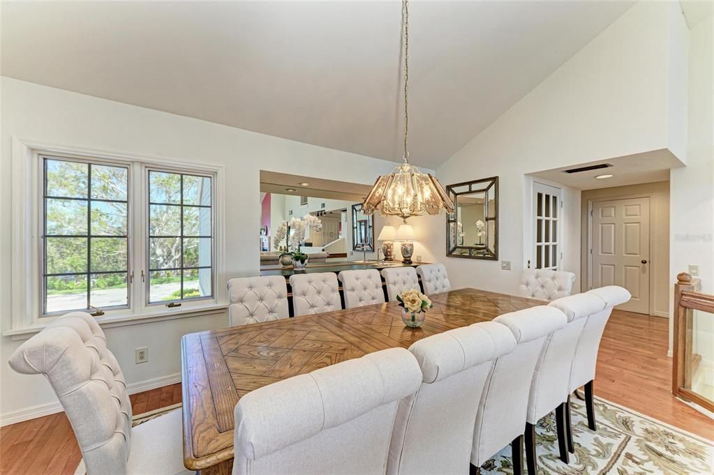 For Sale: $1,299,000 (3 beds, 2 baths, 3277 Square Feet)