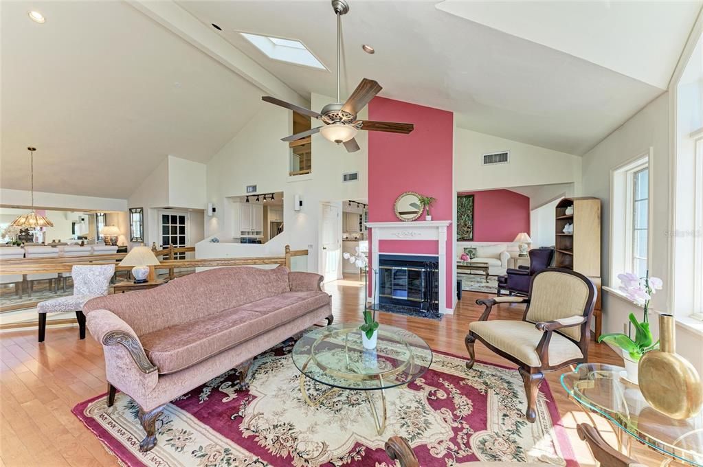 For Sale: $1,299,000 (3 beds, 2 baths, 3277 Square Feet)