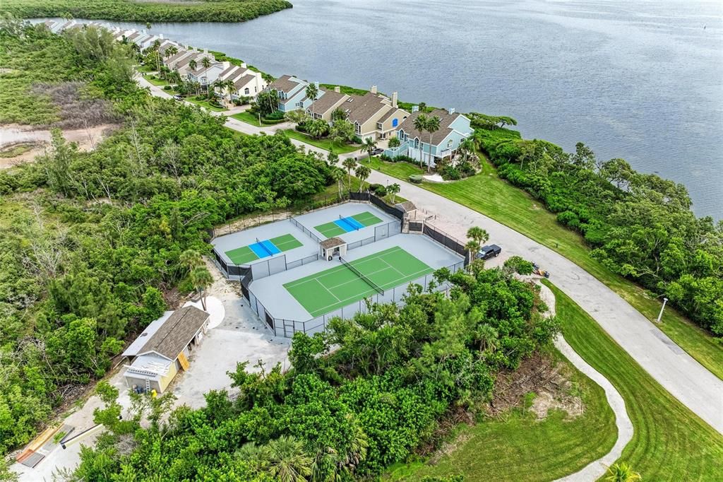 For Sale: $1,299,000 (3 beds, 2 baths, 3277 Square Feet)