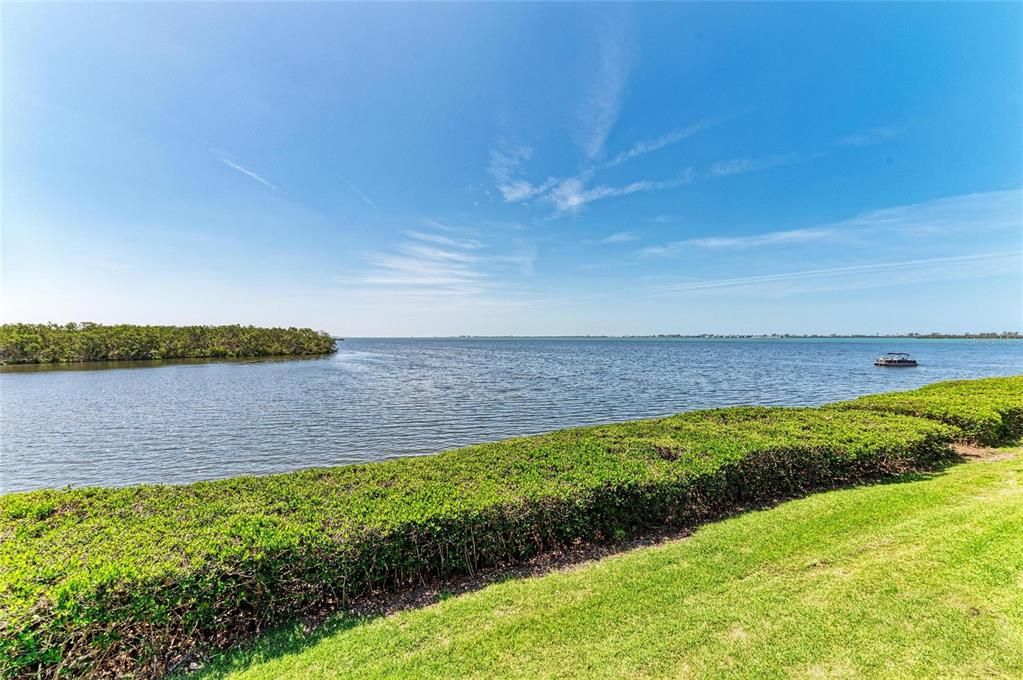 For Sale: $1,299,000 (3 beds, 2 baths, 3277 Square Feet)