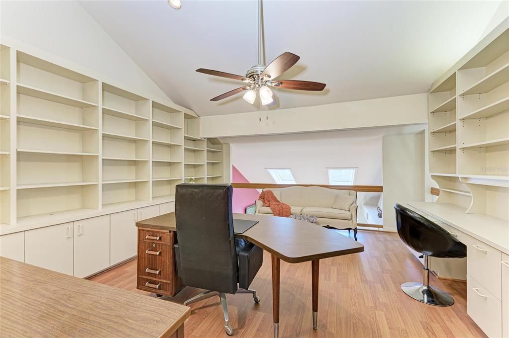 For Sale: $1,299,000 (3 beds, 2 baths, 3277 Square Feet)