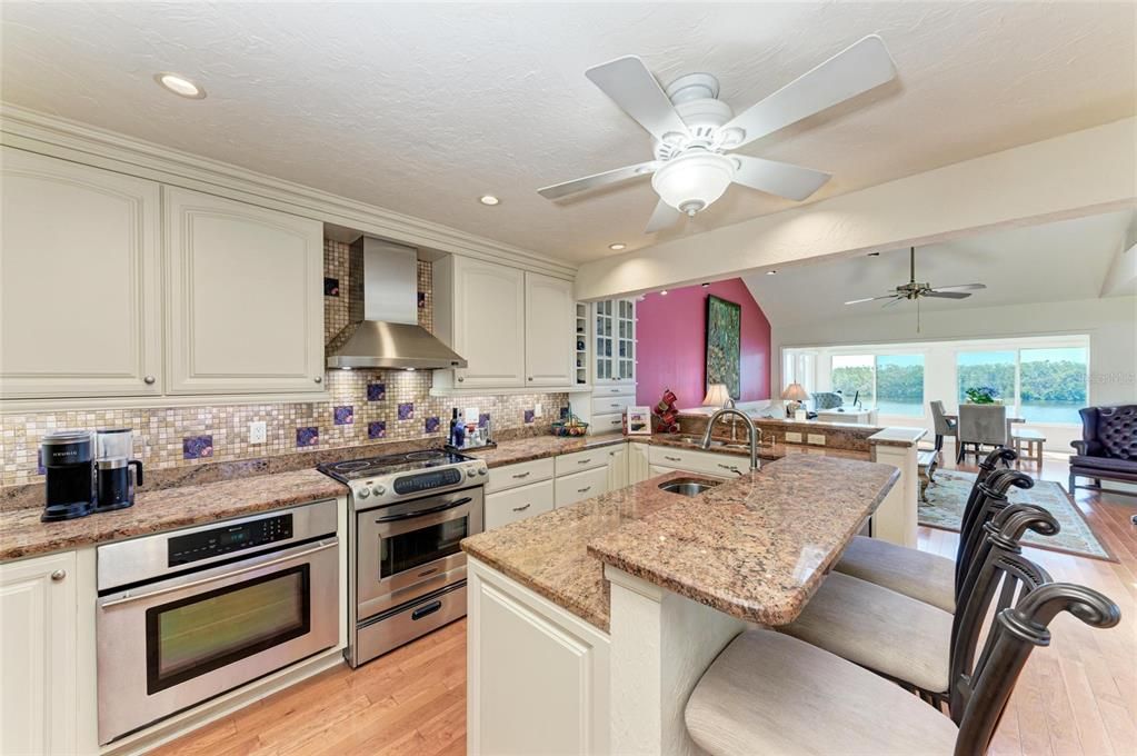 For Sale: $1,299,000 (3 beds, 2 baths, 3277 Square Feet)