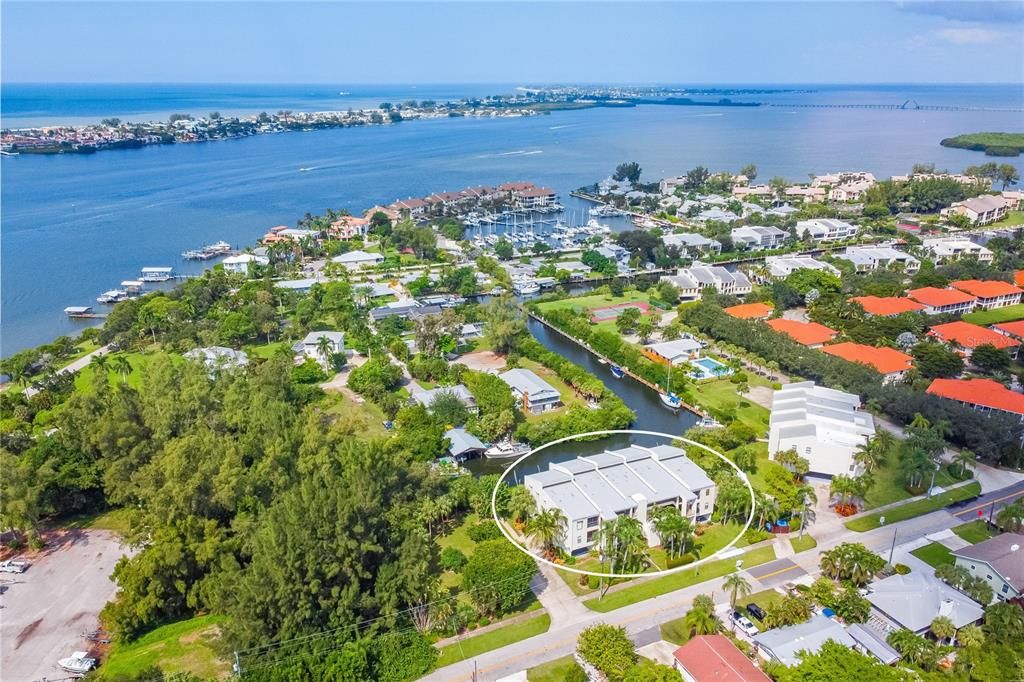 En Renta: $3,275 (2 camas, 2 baños, 1180 Pies cuadrados)