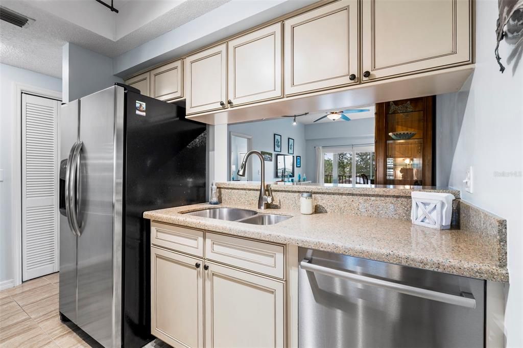 En Renta: $3,275 (2 camas, 2 baños, 1180 Pies cuadrados)