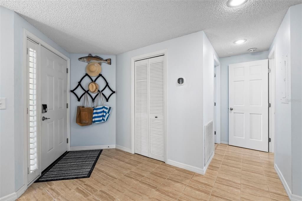 En Renta: $3,275 (2 camas, 2 baños, 1180 Pies cuadrados)