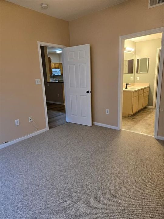 出租: $1,625 (1 贝兹, 1 浴室, 730 平方英尺)