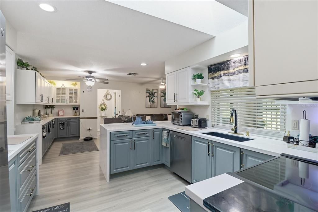 Activo con contrato: $290,000 (3 camas, 2 baños, 1862 Pies cuadrados)