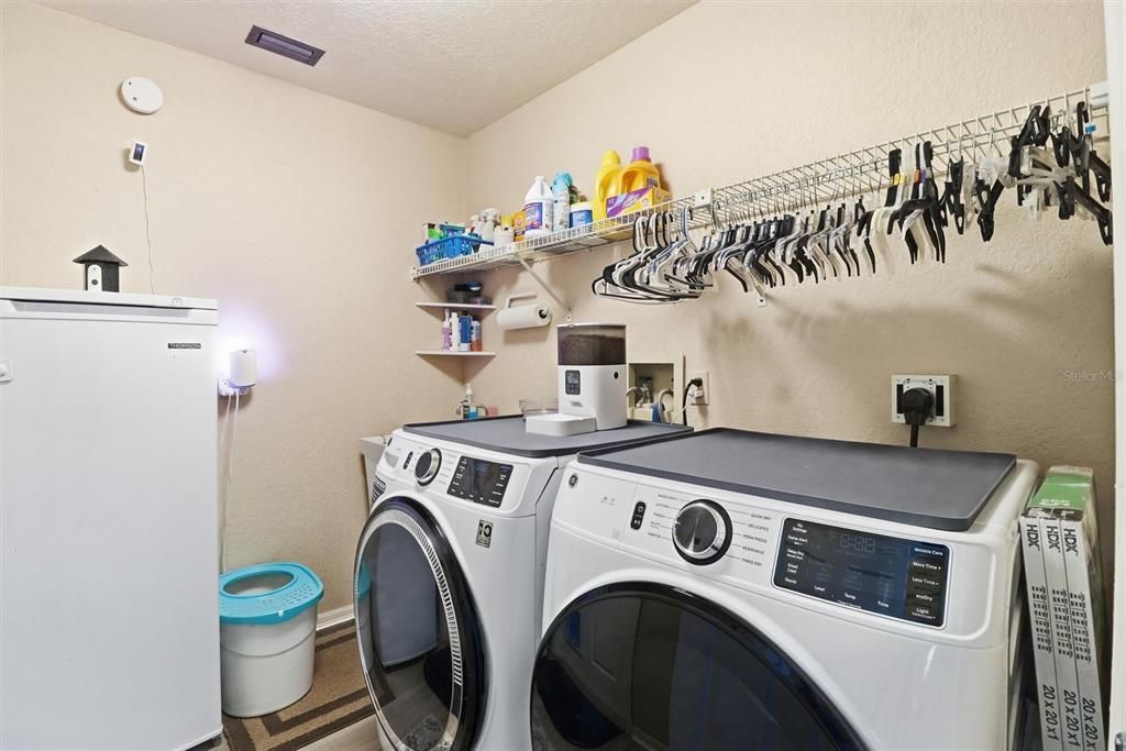 Activo con contrato: $290,000 (3 camas, 2 baños, 1862 Pies cuadrados)