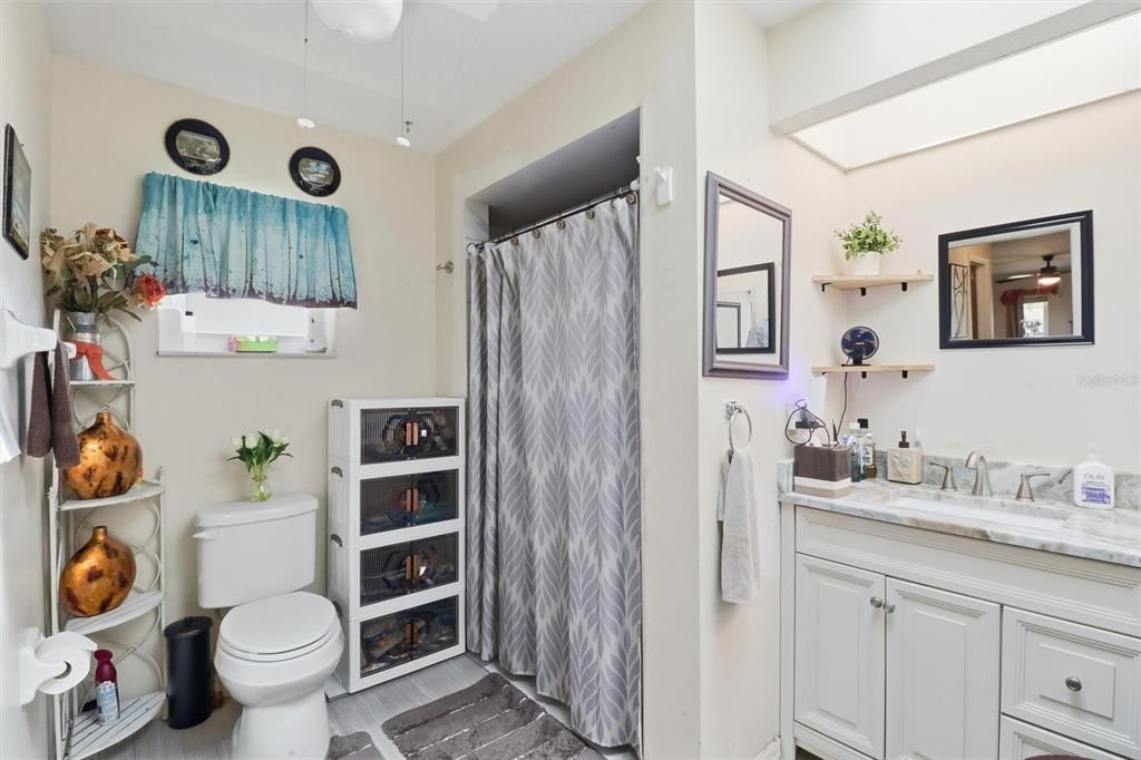 Activo con contrato: $290,000 (3 camas, 2 baños, 1862 Pies cuadrados)