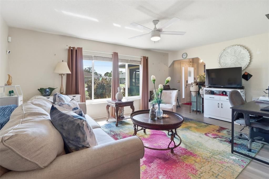 Activo con contrato: $290,000 (3 camas, 2 baños, 1862 Pies cuadrados)