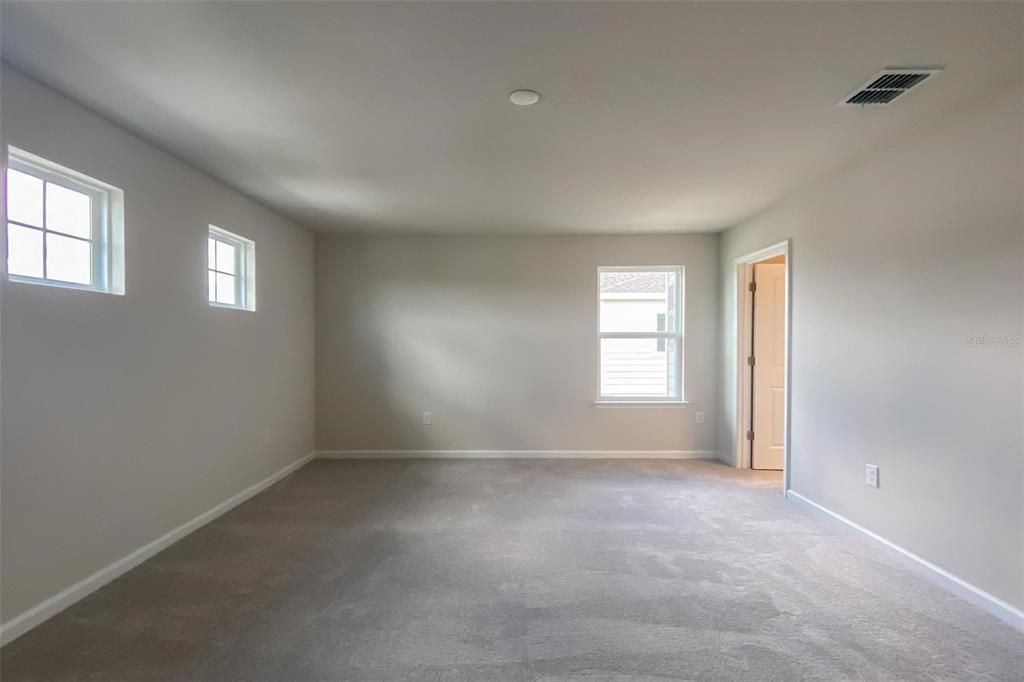 合同活跃: $2,200 (3 贝兹, 2 浴室, 1771 平方英尺)