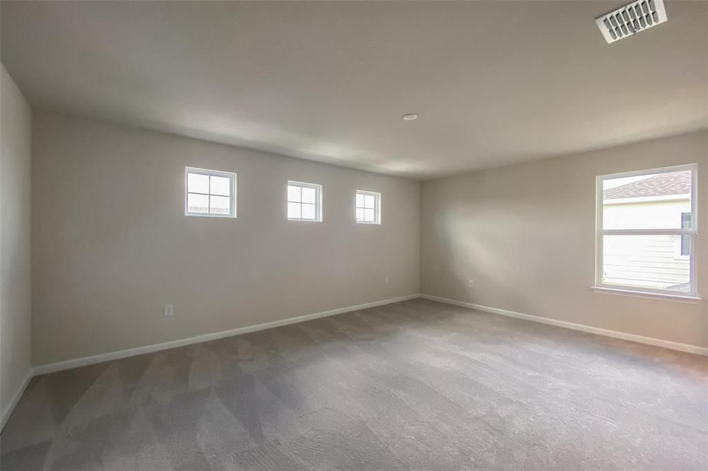 合同活跃: $2,200 (3 贝兹, 2 浴室, 1771 平方英尺)