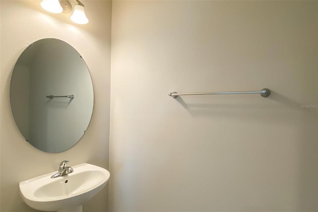 合同活跃: $2,200 (3 贝兹, 2 浴室, 1771 平方英尺)