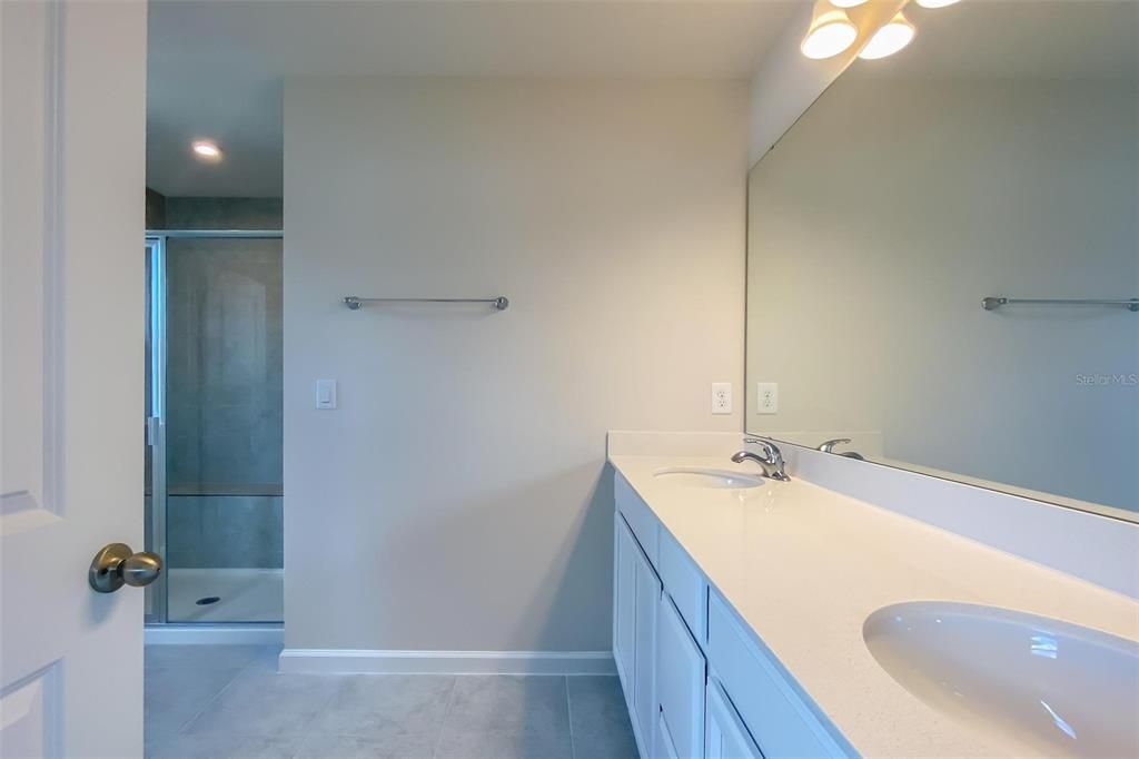 合同活跃: $2,200 (3 贝兹, 2 浴室, 1771 平方英尺)