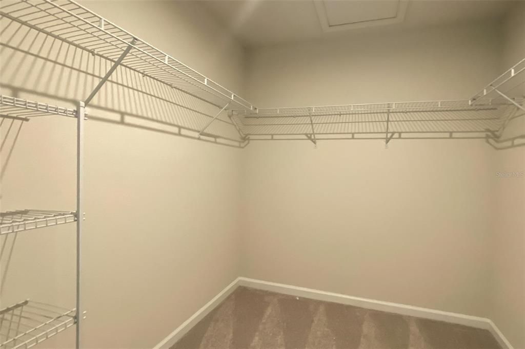 合同活跃: $2,200 (3 贝兹, 2 浴室, 1771 平方英尺)