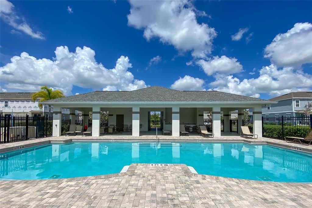 合同活跃: $2,200 (3 贝兹, 2 浴室, 1771 平方英尺)