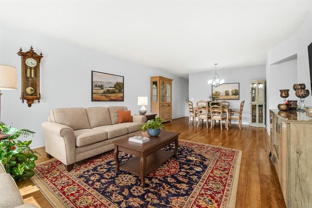 待售: $184,750 (2 贝兹, 2 浴室, 1400 平方英尺)