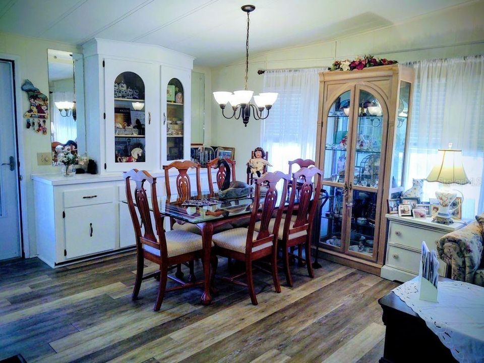 待售: $154,900 (2 贝兹, 2 浴室, 1204 平方英尺)