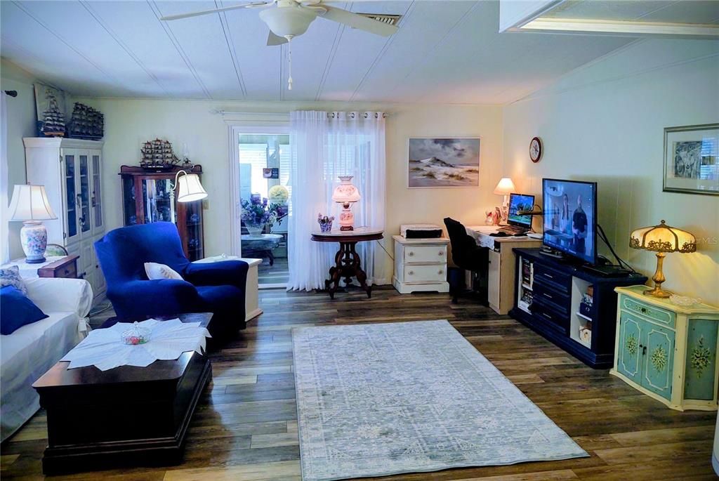 待售: $154,900 (2 贝兹, 2 浴室, 1204 平方英尺)