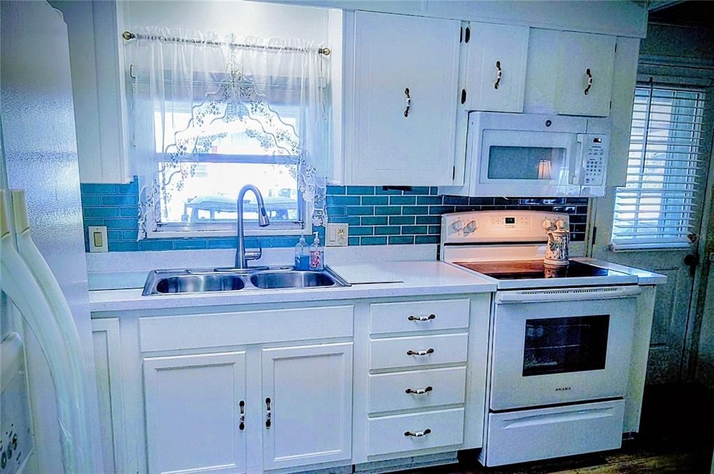 待售: $154,900 (2 贝兹, 2 浴室, 1204 平方英尺)